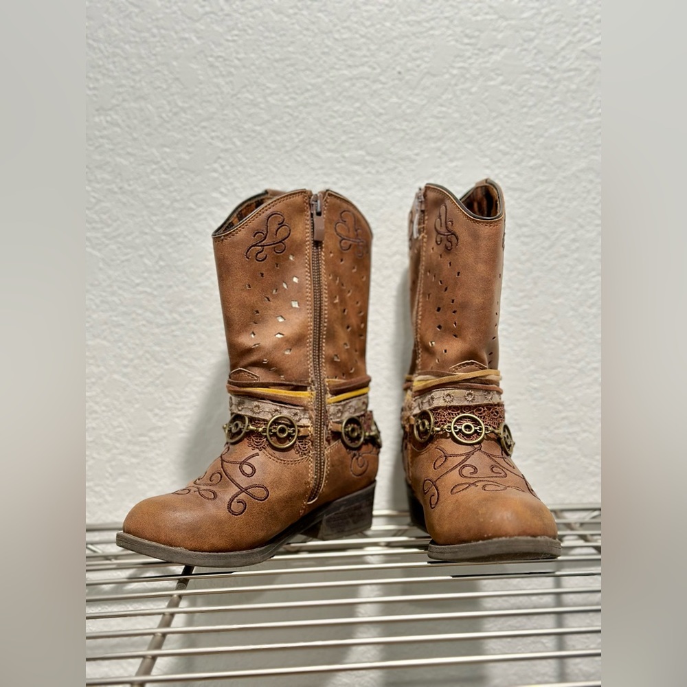 Toddler Girl Cowboy Boots!